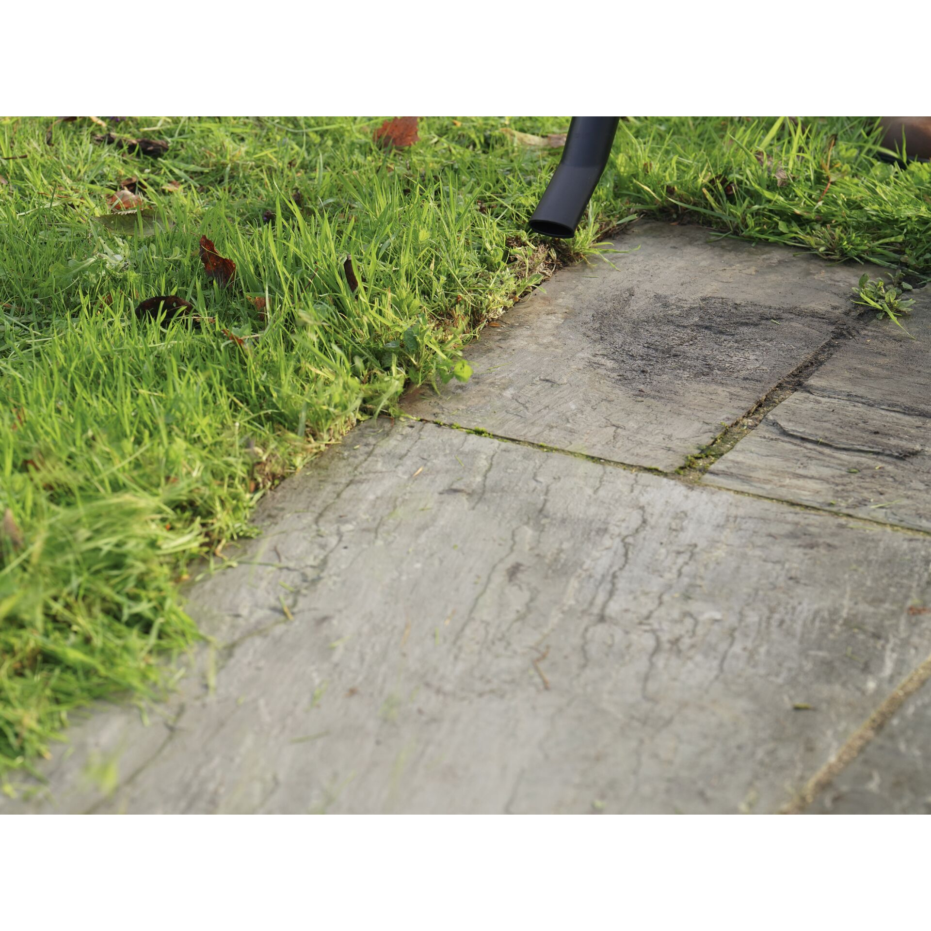 Bosch UniversalLeafBlower 18v-130 Akku-Laubbläser