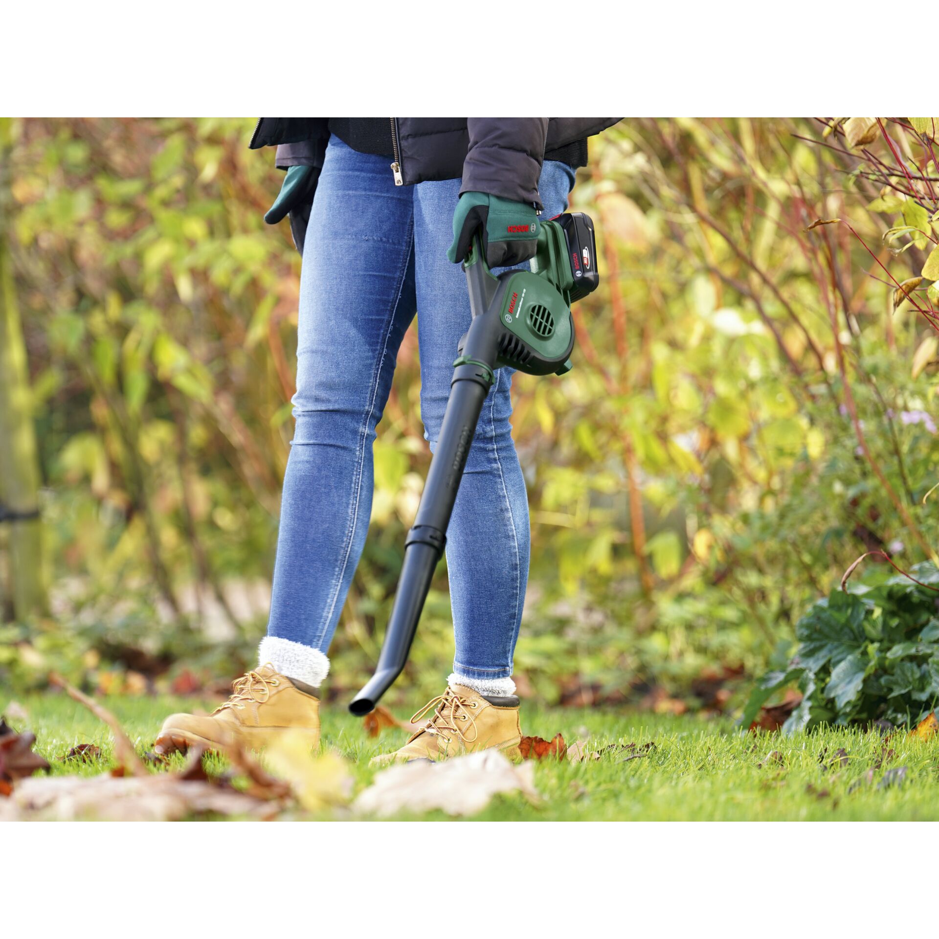 Bosch UniversalLeafBlower 18v-130 Akku-Laubbläser