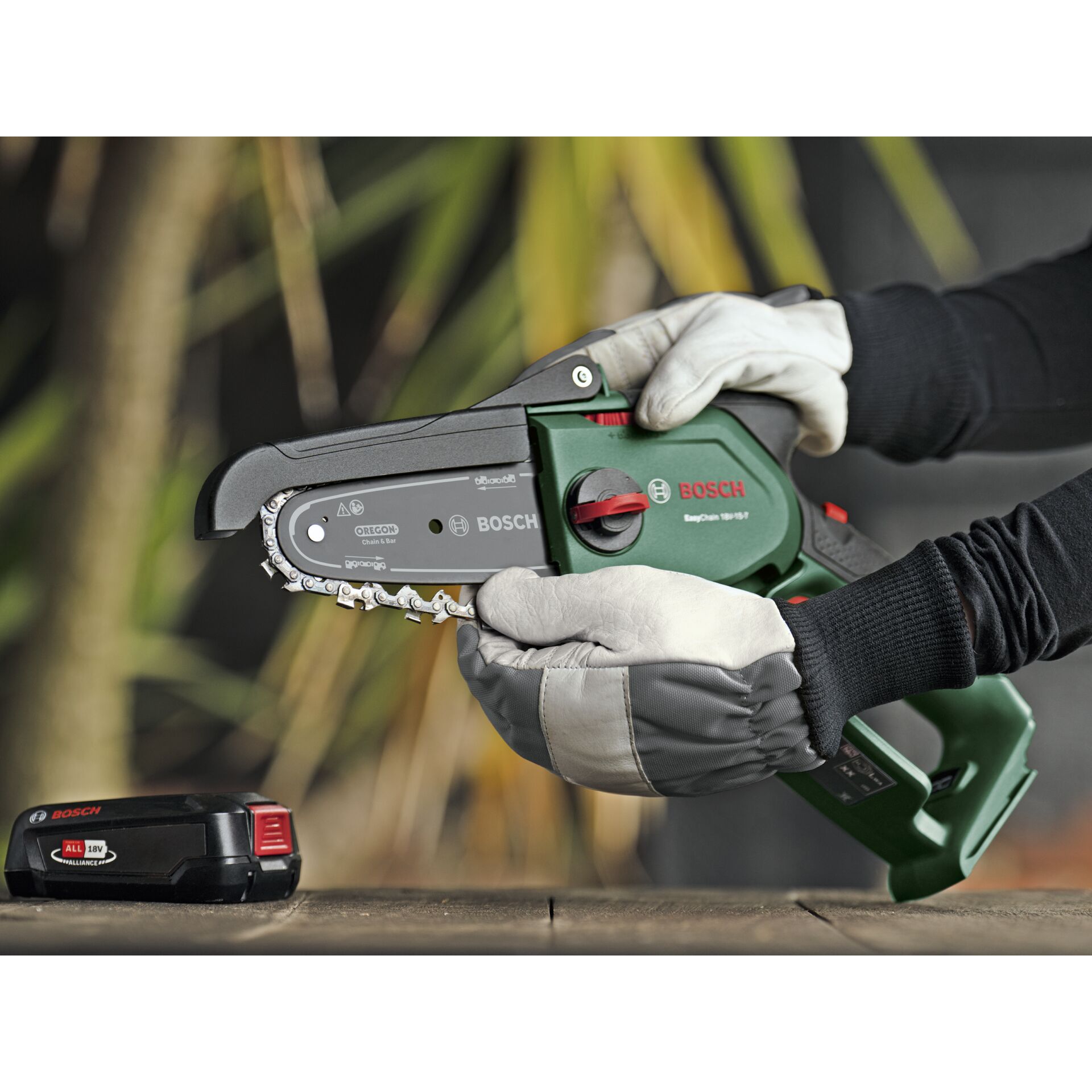 Bosch EasyChain 18V-15-7 solo Akku-Baumsäge