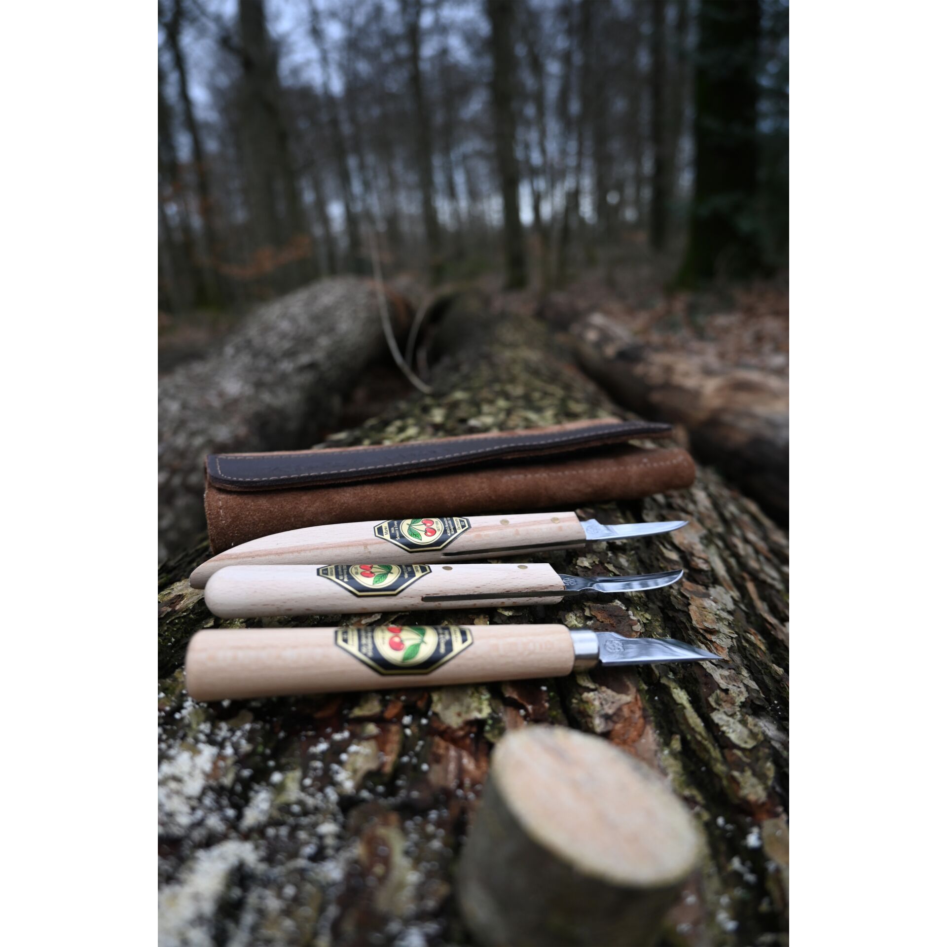 Kirschen Schnitzmessersatz in Velourleder-Rolltasche
