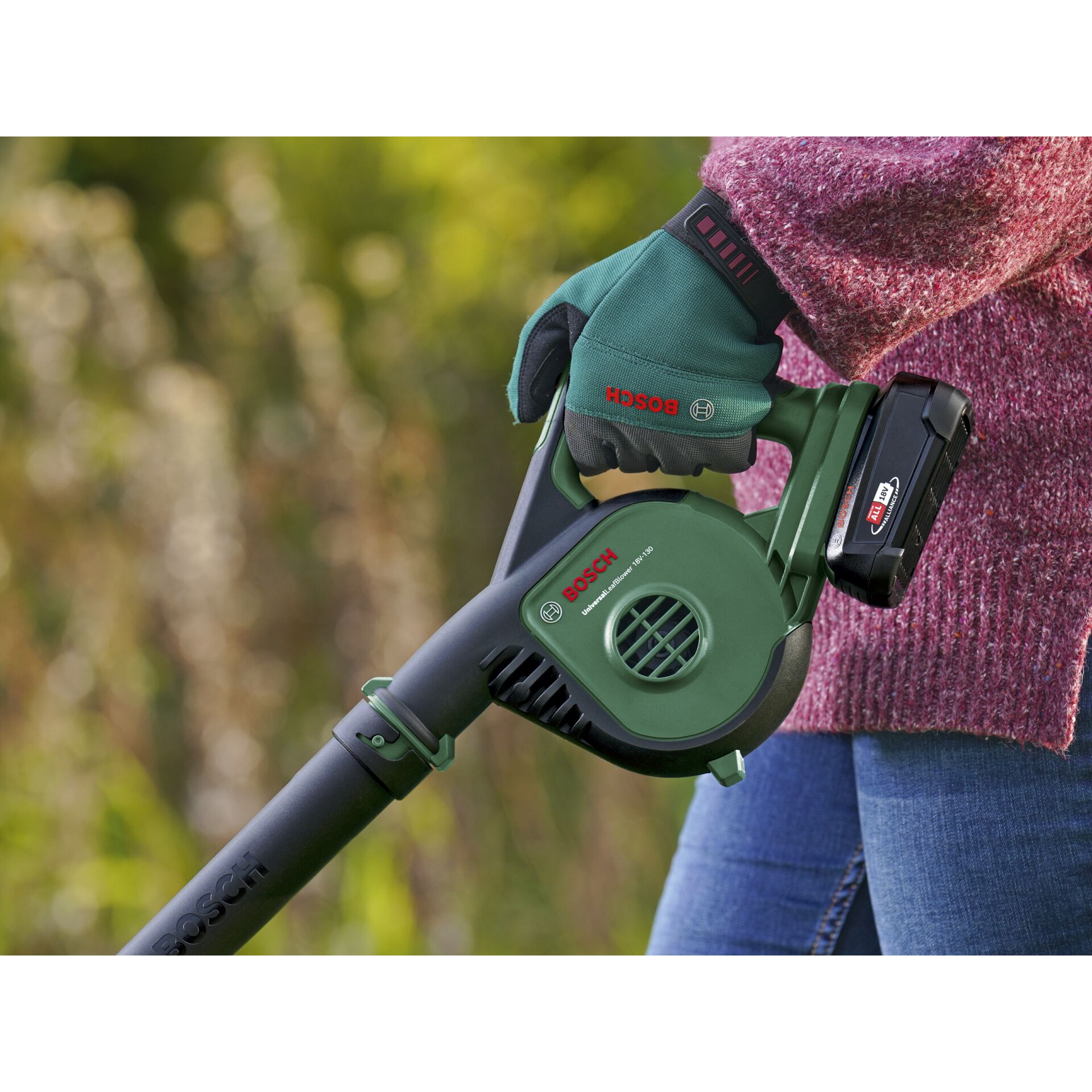 Bosch UniversalLeafBlower 18v-130 Akku-Laubbläser