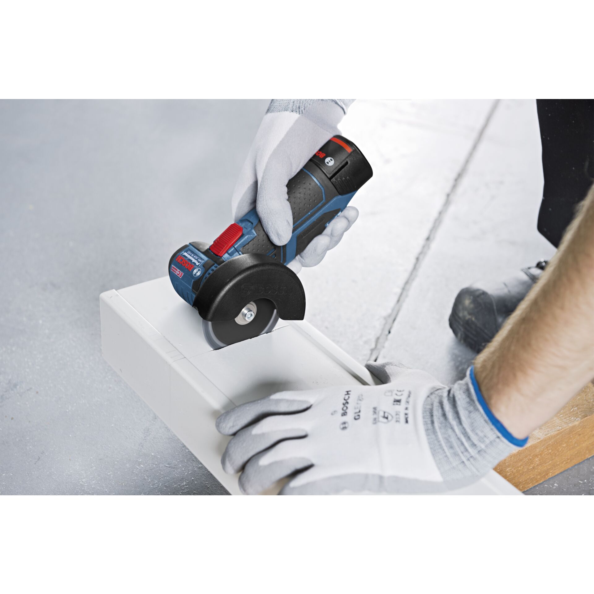 Bosch GWS 12V-76, 2x GBA 12V 3.0 Akku-Winkelschleifer