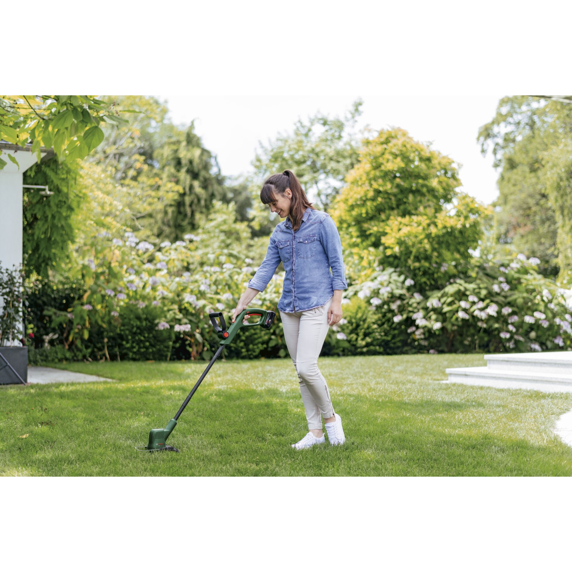 Bosch EasyGrassCut 18V-230 Akku-Rasentrimmer