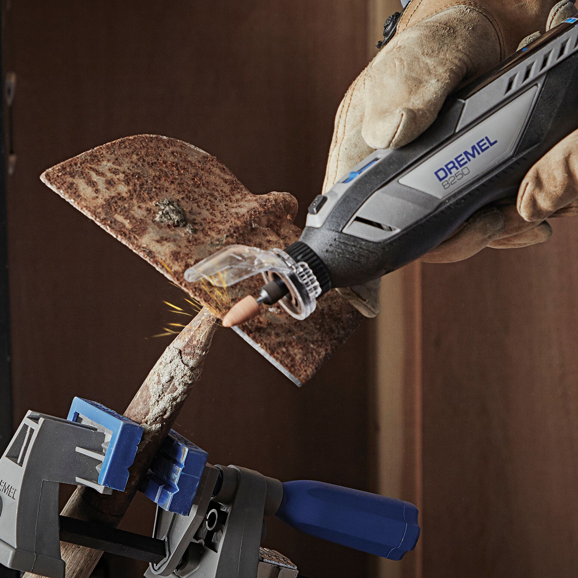 Dremel 8250 2.0 Ah 12V 65tlg.