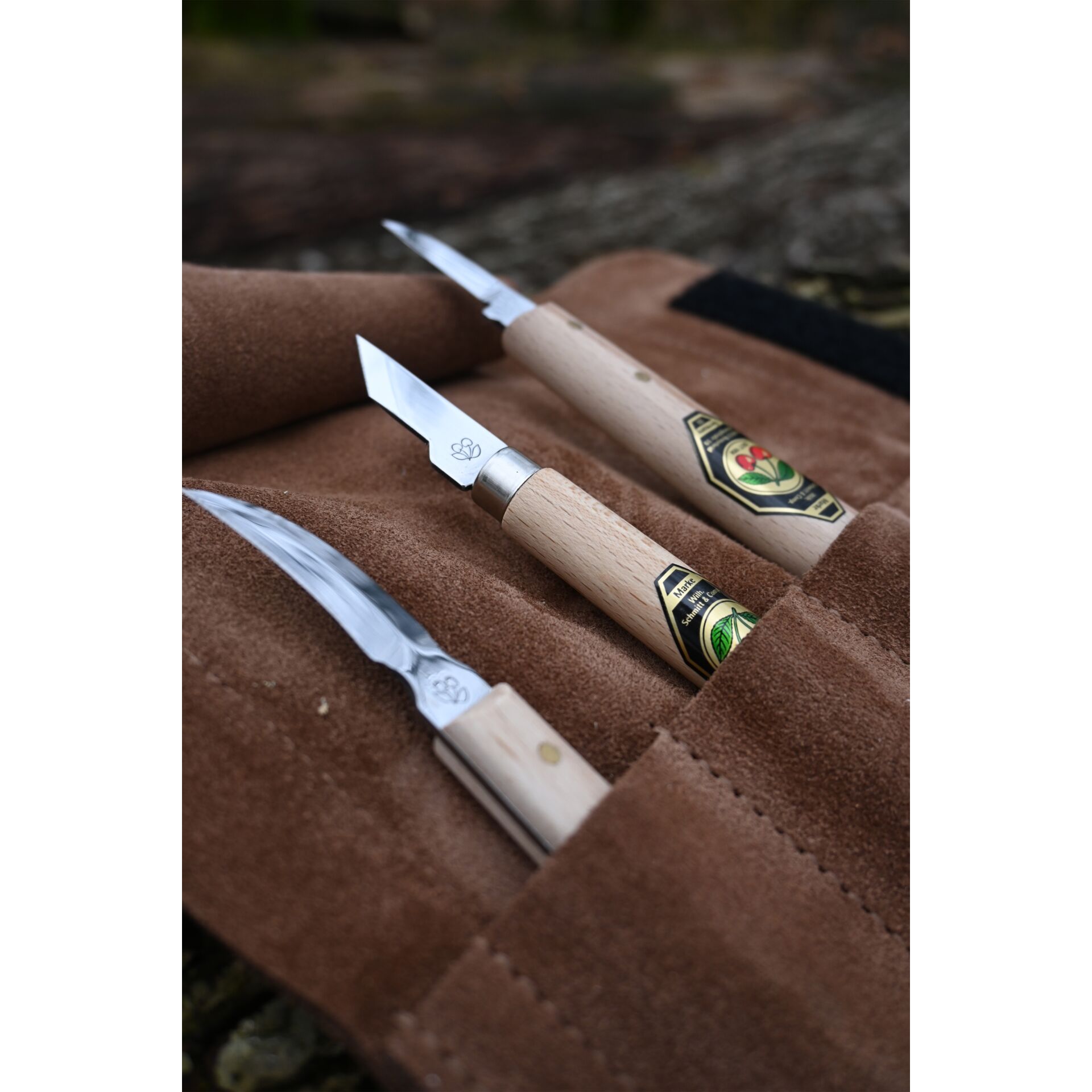 Kirschen Schnitzmessersatz in Velourleder-Rolltasche