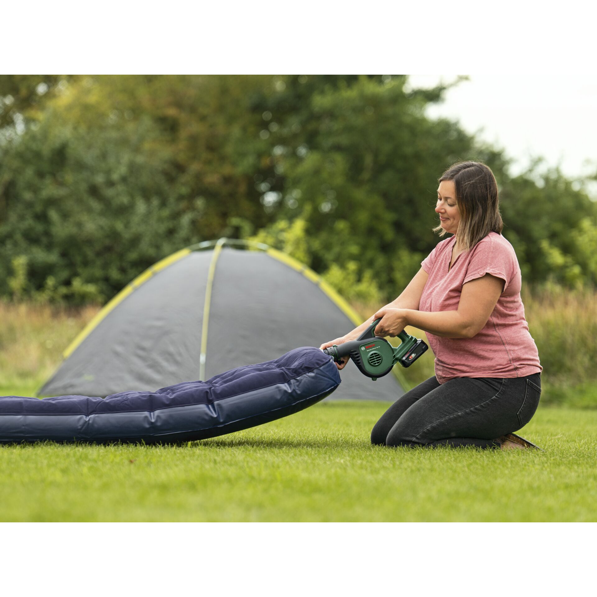Bosch UniversalLeafBlower 18v-130 Akku-Laubbläser