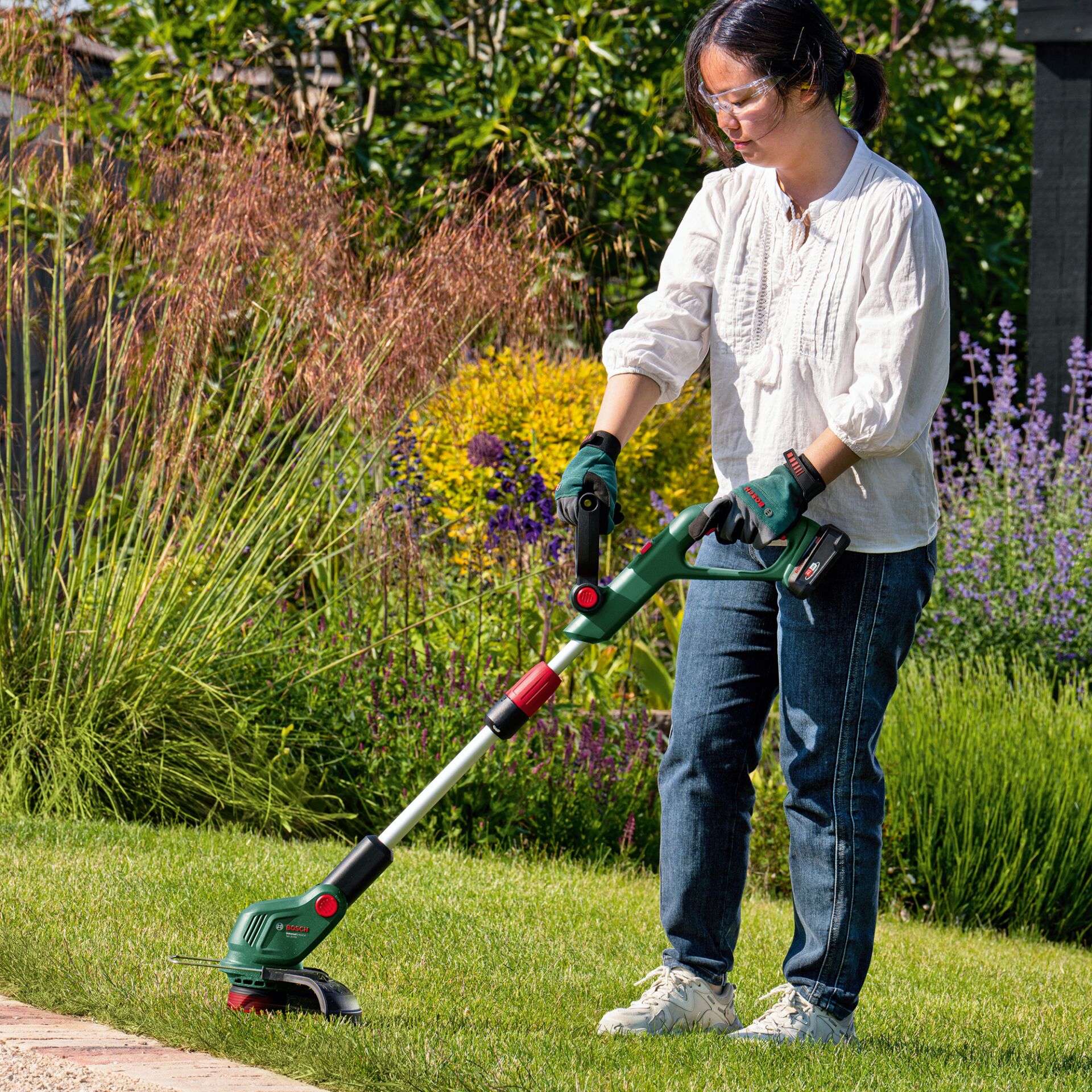 Bosch UNIVERSALGRASSCUT 18V-26- 500