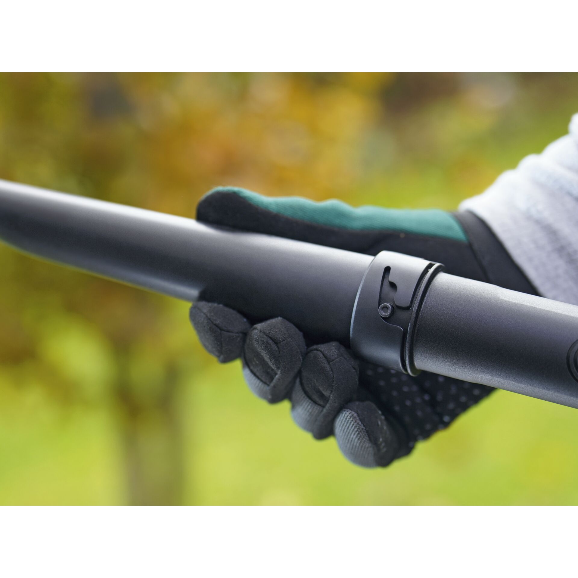 Bosch UniversalLeafBlower 18v-130 Akku-Laubbläser