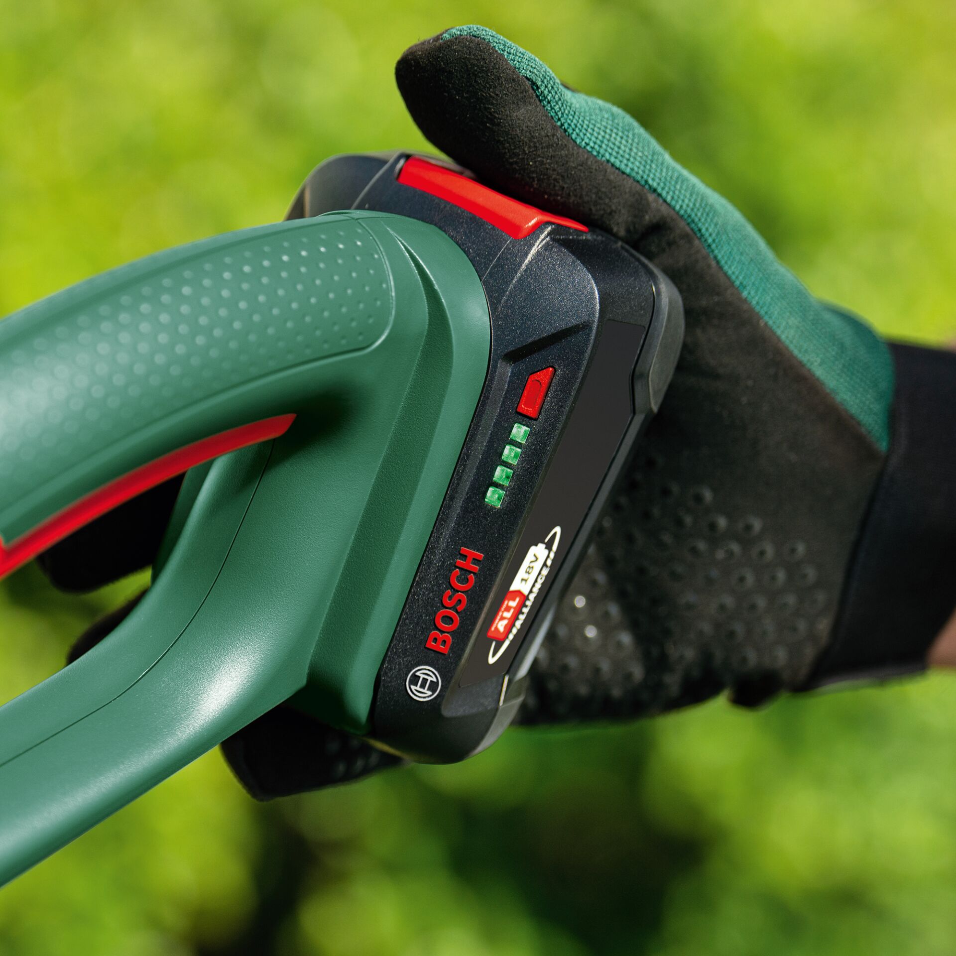 Bosch UNIVERSALGRASSCUT 18V-26- 500