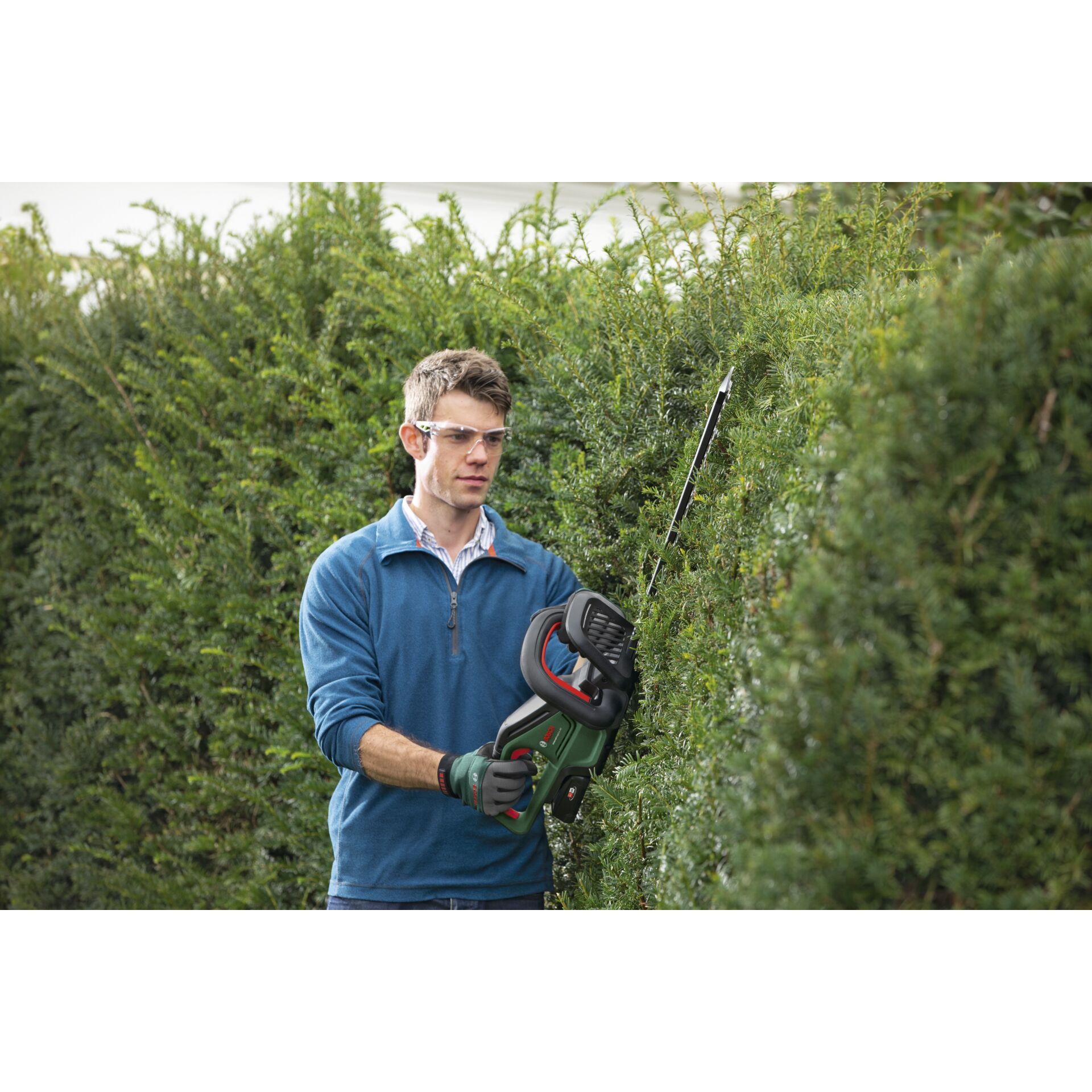 Bosch UniversalHedgeCut 18-50 solo Akku-Heckenschere